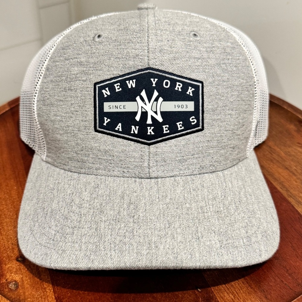 47 Brand New York‎ Yankees MLB Trucker Hat Gray White Mesh Snapback OSFA Cap - Picture 2 of 8